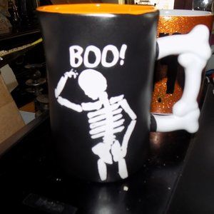 LIKE NEW BOO HALLOWEEN MUG